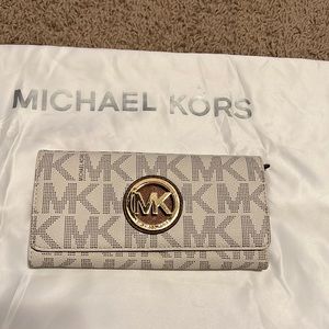 Michael Kors wallet